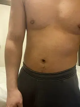 YU-KI00 online show from 11.29.25