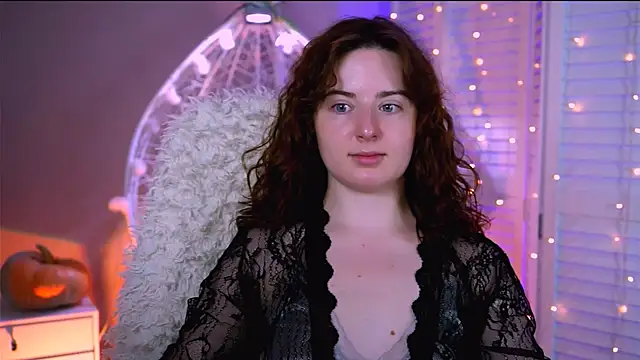 Snapshot of AnnTerry_ chatting on 10.30.25 AnnTerry online show from 10.30.25