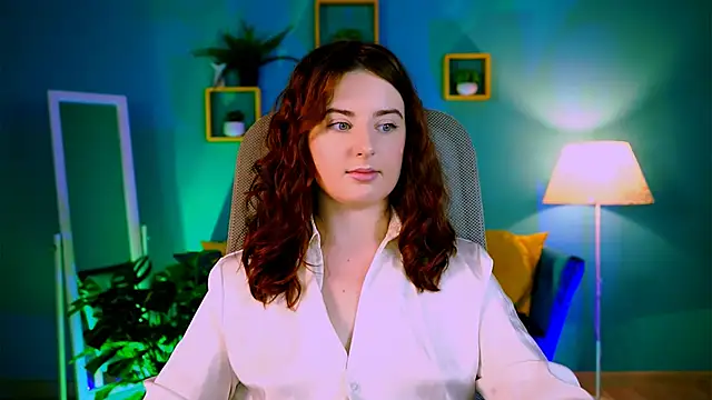 Snapshot of AnnTerry_ chatting on 12.04.25 AnnTerry online show from 12.04.25