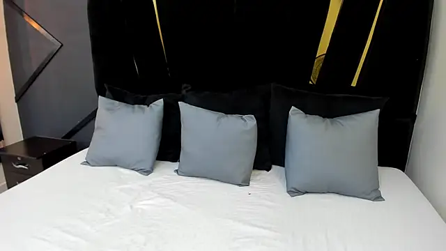 emilie xx  online show from 12.10.24