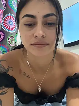 emilie xx  online show from 10.06.25