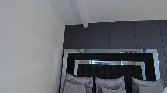 emilie xx  online show from 05.28.26