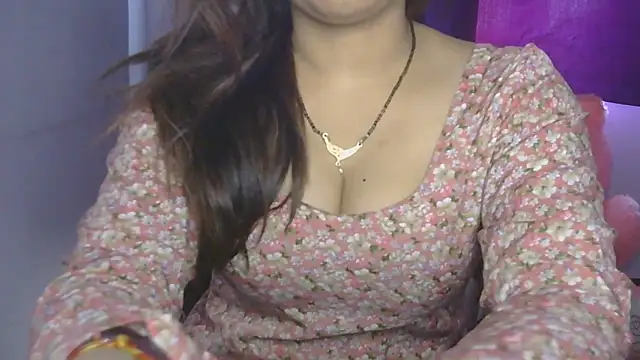 Snapshot of cutie-taara chatting on 05.27.26 cutie-taara online show from 05.27.26