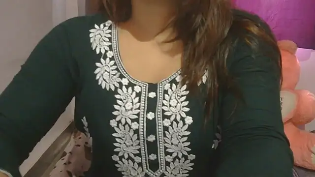 Snapshot of cutie-taara chatting on 07.31.26 cutie-taara online show from 07.31.26