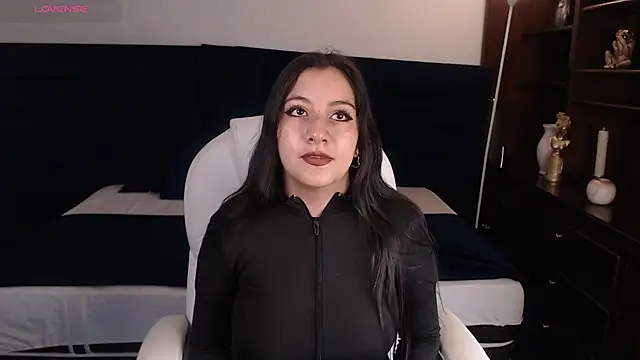 Snapshot of Paulis_gh chatting on 11.17.25 Paulis gh online show from 11.17.25