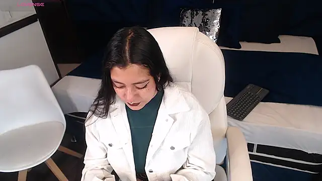 Snapshot of Paulis_gh chatting on 11.19.25 Paulis gh online show from 11.19.25