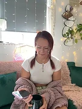 Snapshot of MelodyRoseUk chatting on 09.22.25 MelodyRoseUk online show from 09.22.25