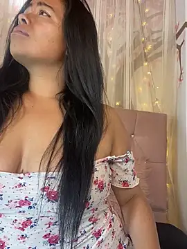 Snapshot of GoddessMeegan chatting on 03.05.25 GoddessMeegan online show from 03.05.25