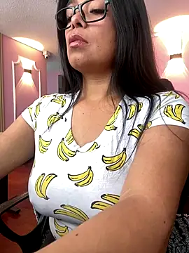 Snapshot of GoddessMeegan chatting on 09.18.25 GoddessMeegan online show from 09.18.25