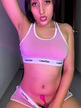 Snapshot of EmySofia chatting on 12.18.25 EmySofia online show from 12.18.25