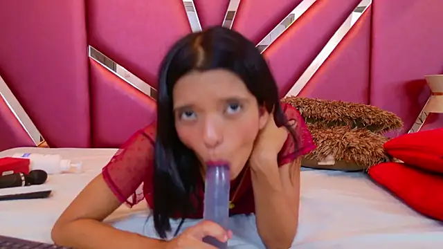 Snapshot of RebecaRelish chatting on 01.11.25 RebecaRelish online show from 01.11.25