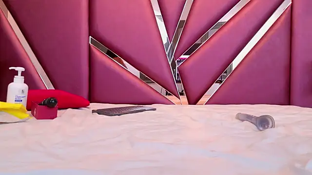 Snapshot of RebecaRelish chatting on 02.06.25 RebecaRelish online show from 02.06.25