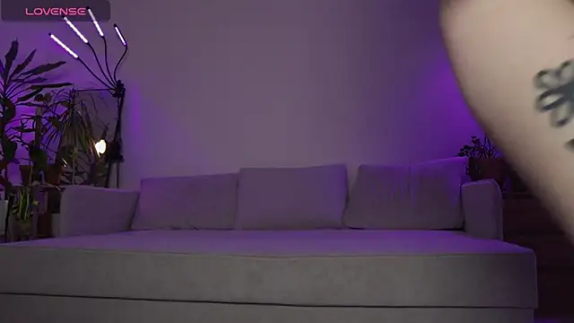 Snapshot of PaulaPratt chatting on 01.13.26 PaulaPratt online show from 01.13.26