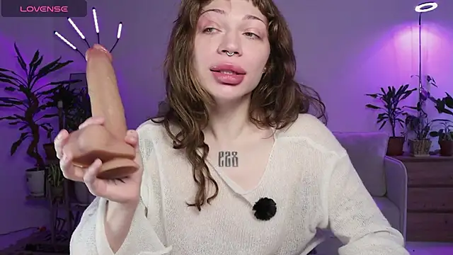 Snapshot of PaulaPratt chatting on 02.24.26 PaulaPratt online show from 02.24.26