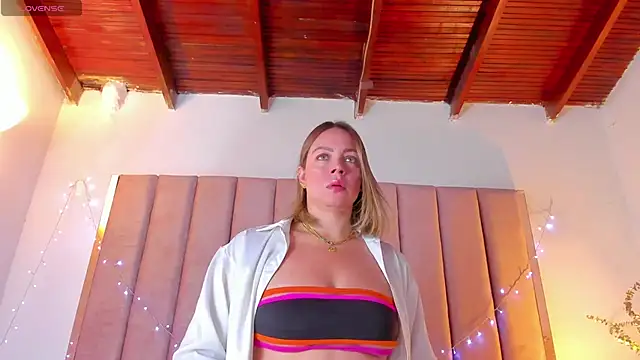 Snapshot of VICTORIA_RASH chatting on 01.17.25 VICTORIA RASH online show from 01.17.25