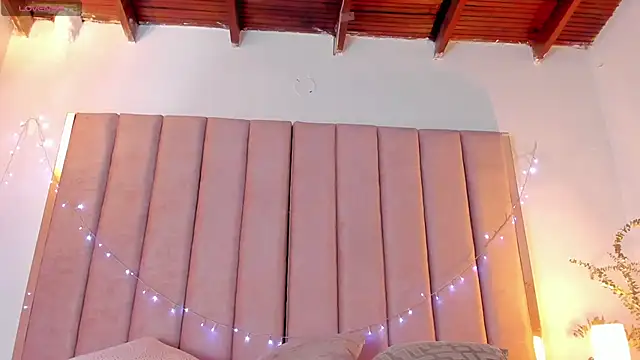 Snapshot of VICTORIA_RASH chatting on 01.17.25 VICTORIA RASH online show from 01.17.25