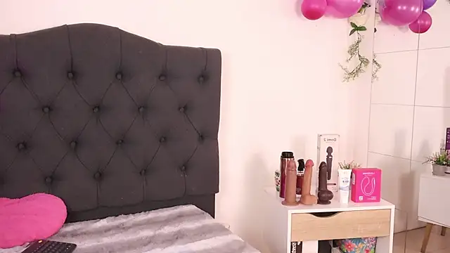 justnala  online show from 09.17.25