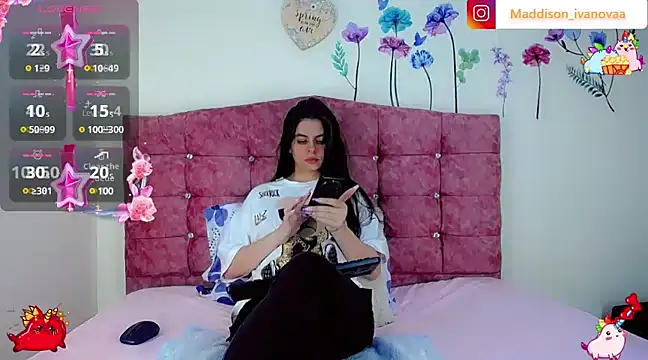 Snapshot of Madisson_Ivanova chatting on 12.13.24 Madisson Ivanova online show from 12.13.24