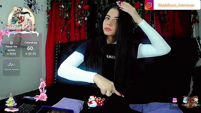 Snapshot of Madisson_Ivanova chatting on 12.31.24 Madisson Ivanova online show from 12.31.24