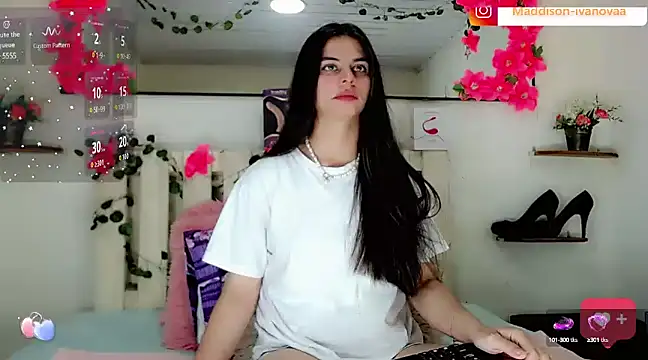 Snapshot of Madisson_Ivanova chatting on 01.09.25 Madisson Ivanova online show from 01.09.25