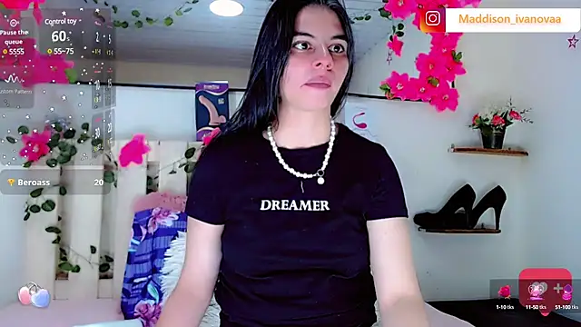 Snapshot of Madisson_Ivanova chatting on 01.11.25 Madisson Ivanova online show from 01.11.25