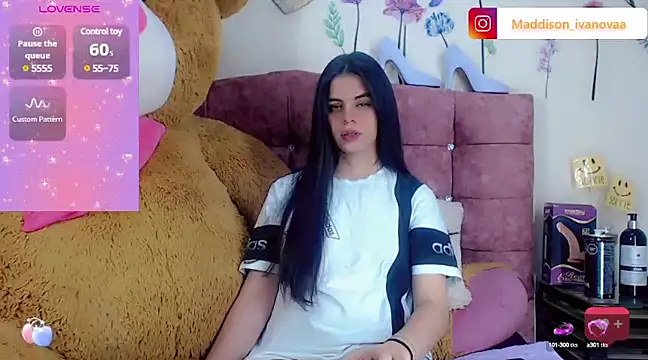 Snapshot of Madisson_Ivanova chatting on 01.15.25 Madisson Ivanova online show from 01.15.25