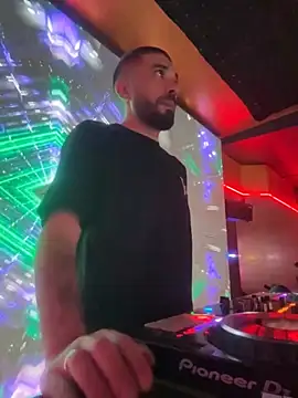 Snapshot of djtimka chatting on 09.29.25 djtimka online show from 09.29.25