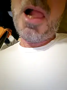 1talianBeutifulCock online show from 12.15.24