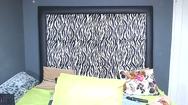 KinkyTall85 online show from 03.19.25