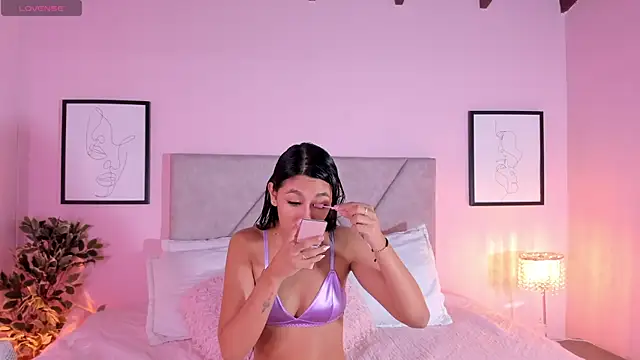 Emilyh  online show from 02.20.26