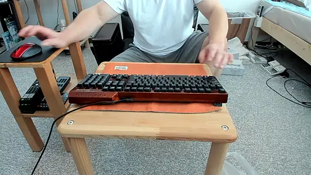 Snapshot of hachunemiku chatting on 11.17.25 hachunemiku online show from 11.17.25