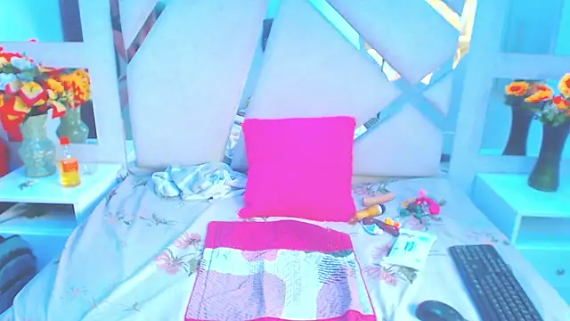 Paris Squirt  online show from 02.12.26