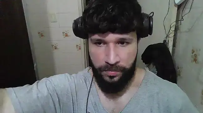 Snapshot of Cauan-t chatting on 01.03.25 Cauan-t online show from 01.03.25