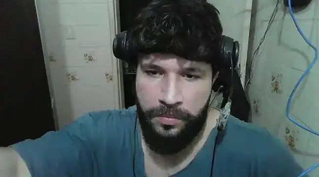 Snapshot of Cauan-t chatting on 01.05.25 Cauan-t online show from 01.05.25