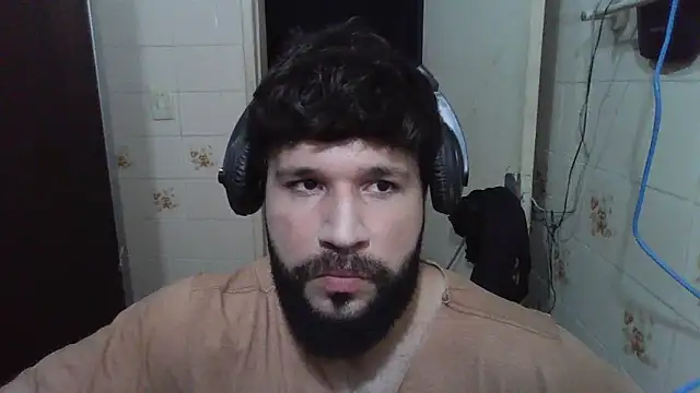 Snapshot of Cauan-t chatting on 01.13.25 Cauan-t online show from 01.13.25