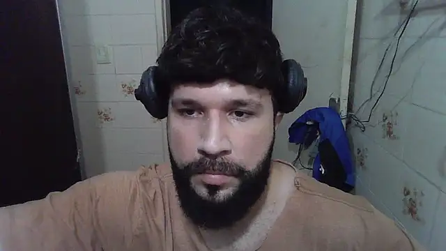 Snapshot of Cauan-t chatting on 01.18.25 Cauan-t online show from 01.18.25