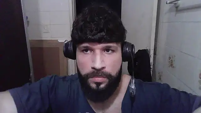 Snapshot of Cauan-t chatting on 03.02.25 Cauan-t online show from 03.02.25