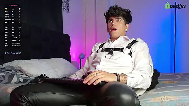 LyleBennett  online show from 10.26.25