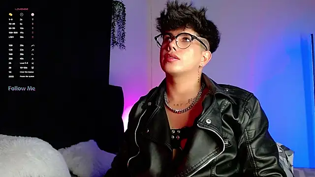 LyleBennett  online show from 10.28.25