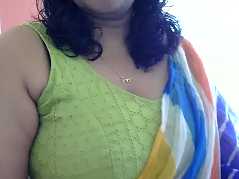 Snapshot of Riya_riyaa chatting on 12.13.24 Riya riyaa online show from 12.13.24