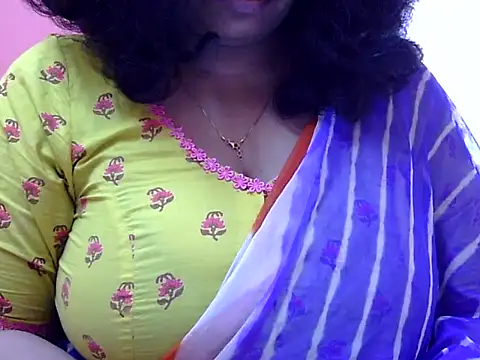 Snapshot of Riya_riyaa chatting on 12.21.24 Riya riyaa online show from 12.21.24