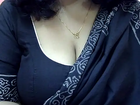 Snapshot of Riya_riyaa chatting on 12.21.24 Riya riyaa online show from 12.21.24