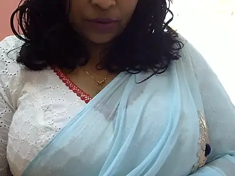 Snapshot of Riya_riyaa chatting on 12.22.24 Riya riyaa online show from 12.22.24