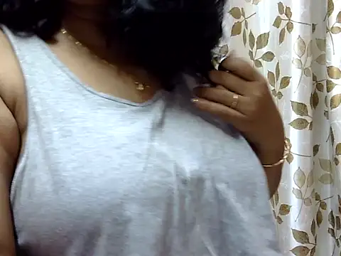 Snapshot of Riya_riyaa chatting on 12.30.24 Riya riyaa online show from 12.30.24