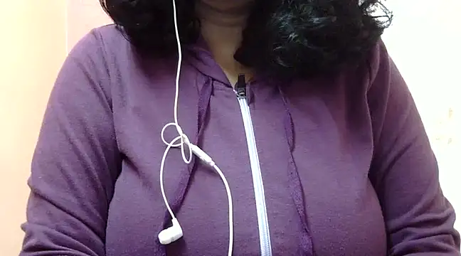 Snapshot of Riya_riyaa chatting on 01.05.25 Riya riyaa online show from 01.05.25