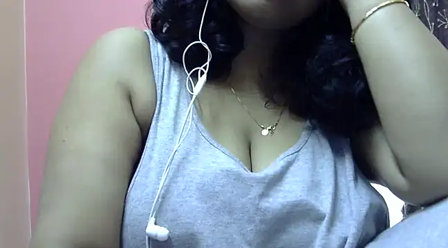 Snapshot of Riya_riyaa chatting on 01.10.25 Riya riyaa online show from 01.10.25