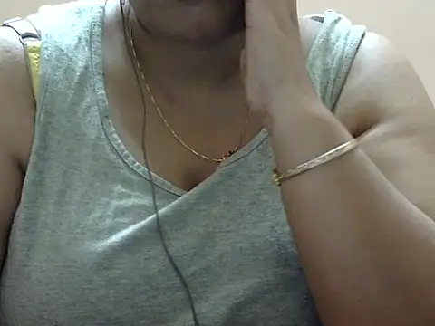 Snapshot of Riya_riyaa chatting on 09.20.25 Riya riyaa online show from 09.20.25