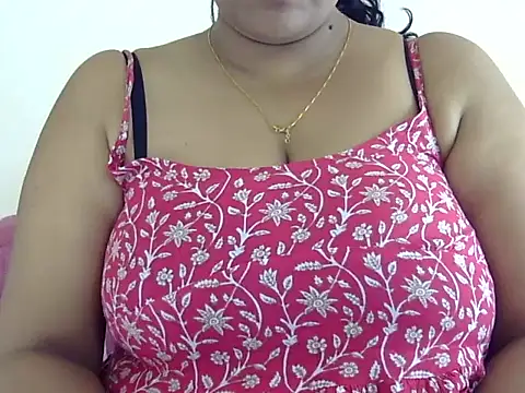 Snapshot of Riya_riyaa chatting on 11.08.25 Riya riyaa online show from 11.08.25