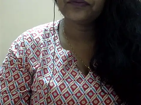 Snapshot of Riya_riyaa chatting on 11.08.25 Riya riyaa online show from 11.08.25