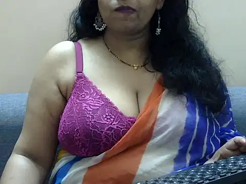 Snapshot of Riya_riyaa chatting on 11.30.25 Riya riyaa online show from 11.30.25